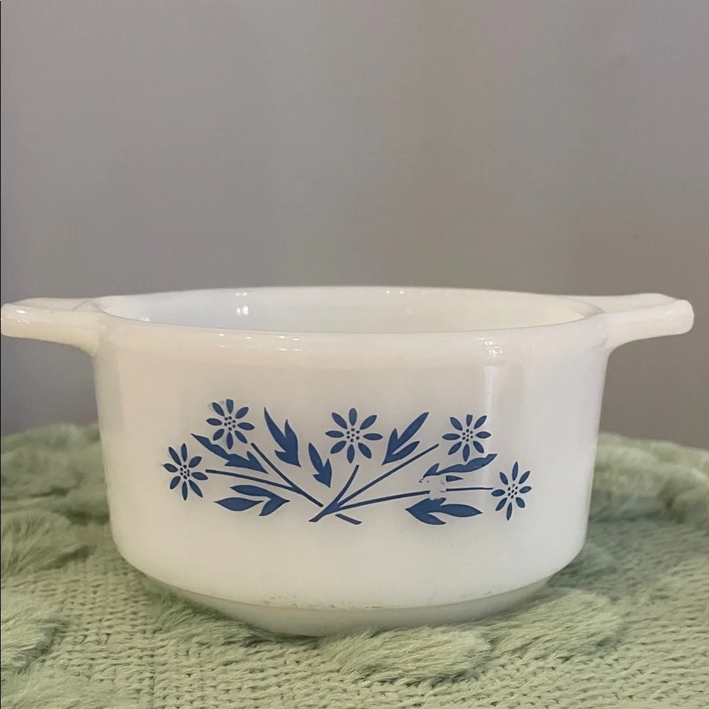White and Blue Floral Patterned Kitchen Bowl dyna-Ware milk glass